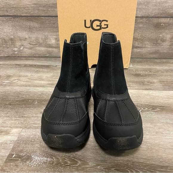 UGG | Adirondack III Chelsea Boots In Black New In Box - Picture 3 of 11
